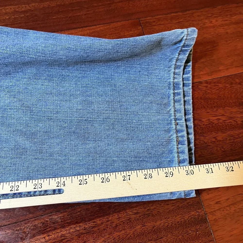 Levis preowned good